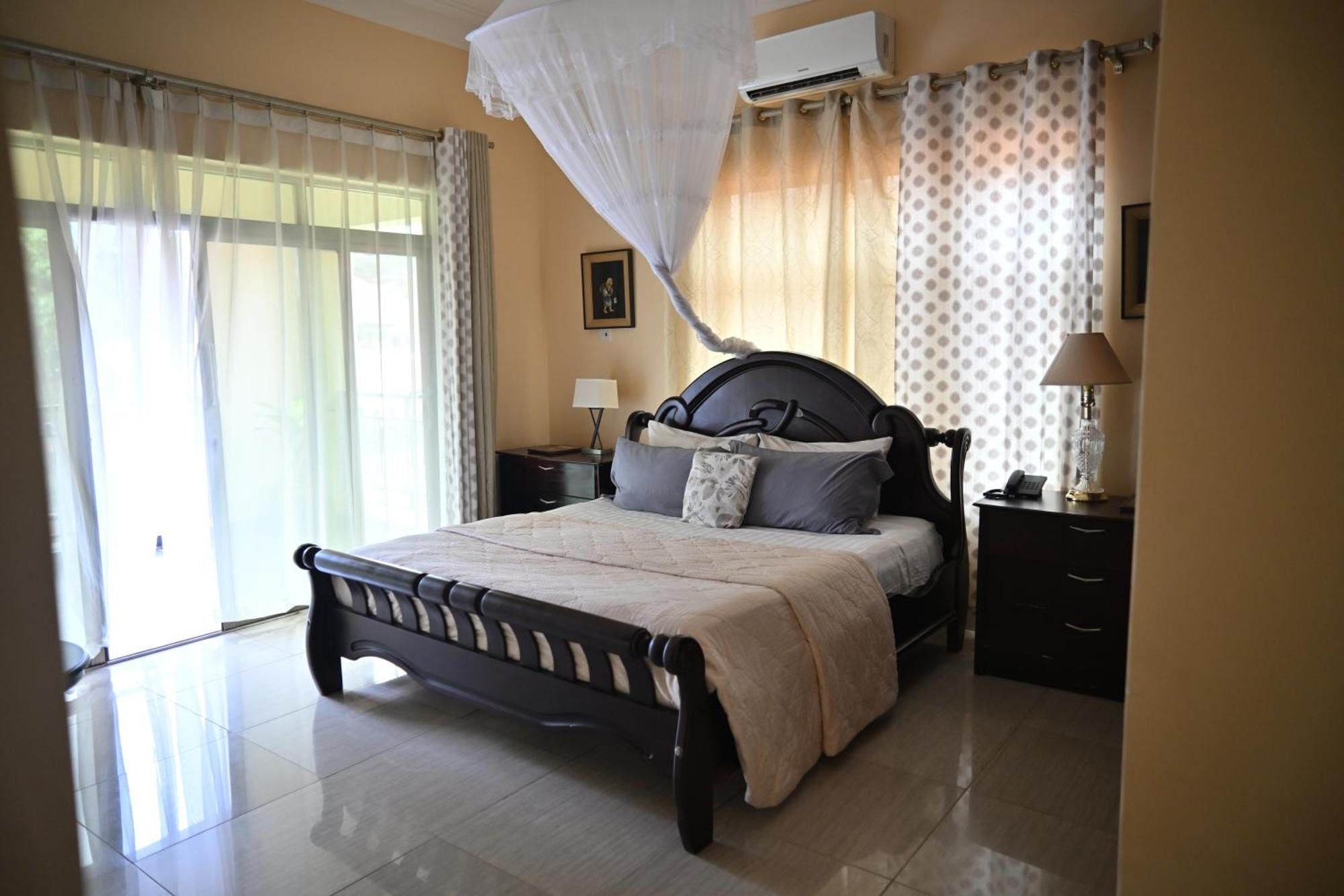Lakepoint Villa Entebbe Esterno foto
